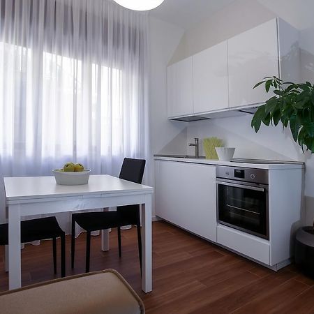 Starhost - GOLDEN APARTMENTS Salerno Exterior foto