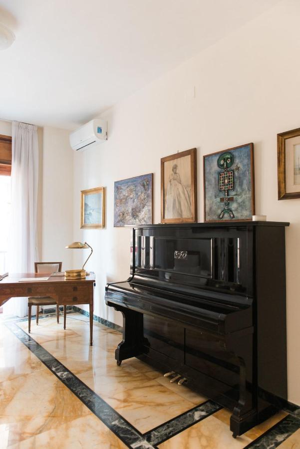 Starhost - GOLDEN APARTMENTS Salerno Exterior foto