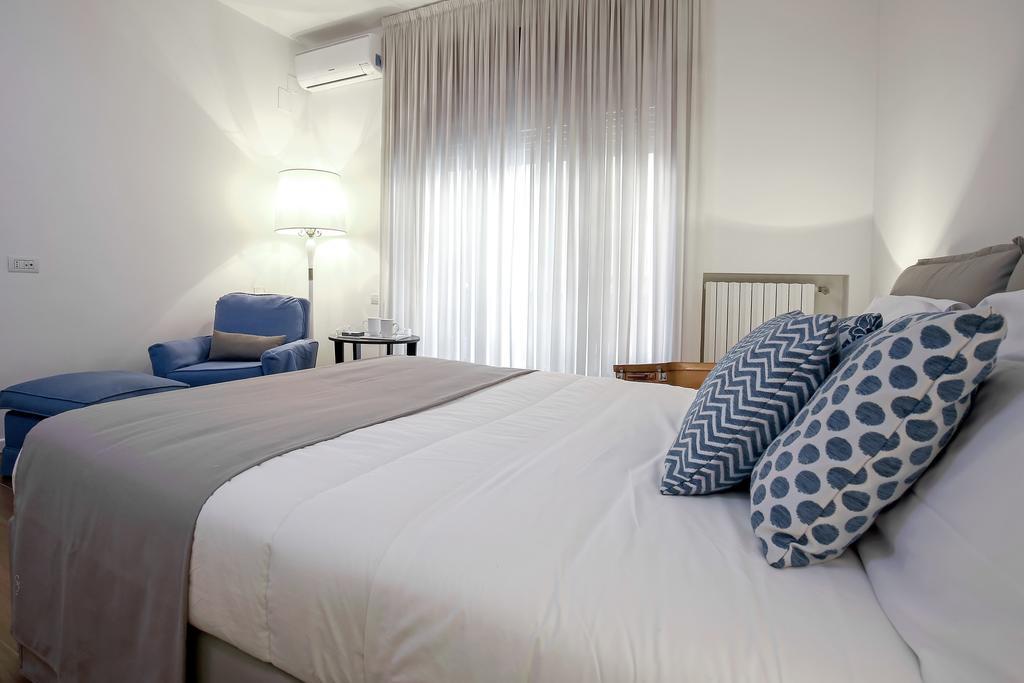 Starhost - GOLDEN APARTMENTS Salerno Exterior foto