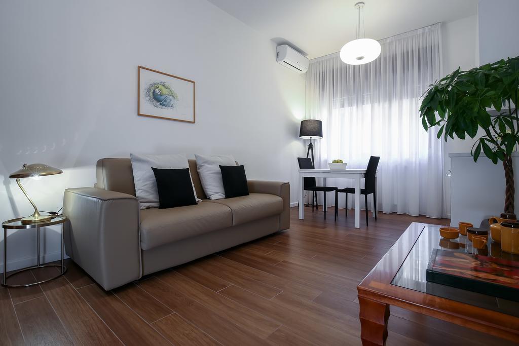 Starhost - GOLDEN APARTMENTS Salerno Exterior foto