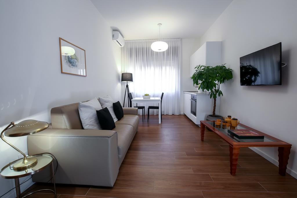 Starhost - GOLDEN APARTMENTS Salerno Exterior foto